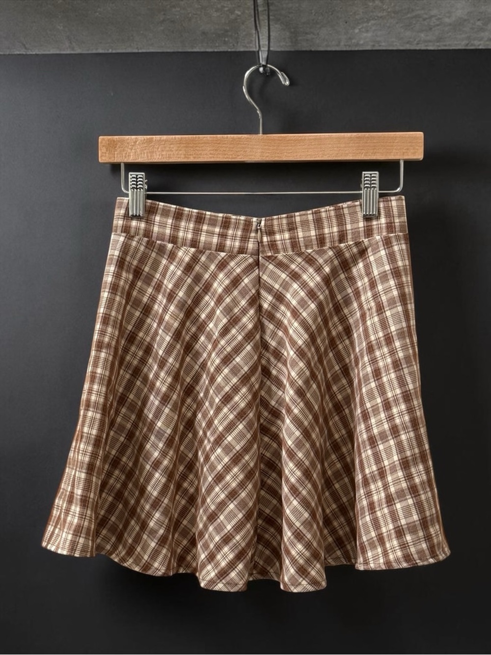 SHEIN Women’s Brown Plaid Circle Skirt! Size 2! - Picture 2 of 4